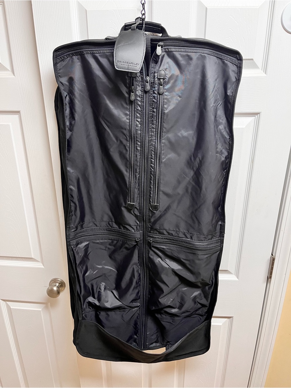 Briggs & Riley Travelware Bi-Fold Classic Garment Bag  Black Excellent